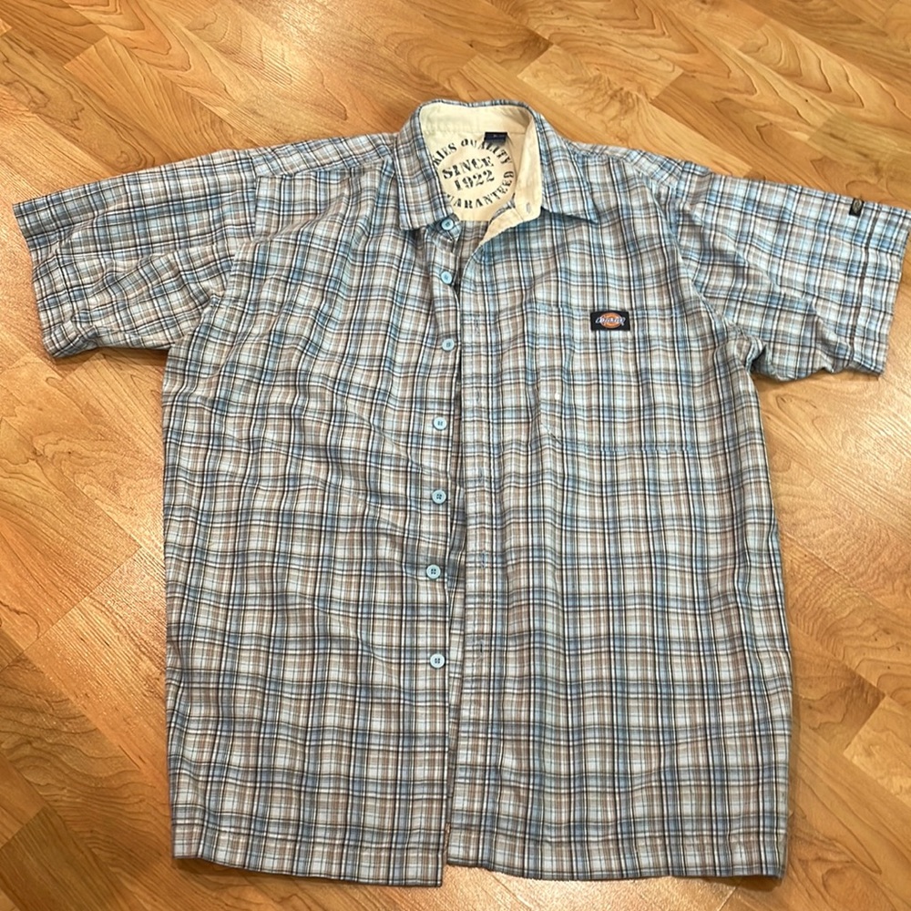 Dickies button up short sleeve plaid shirt